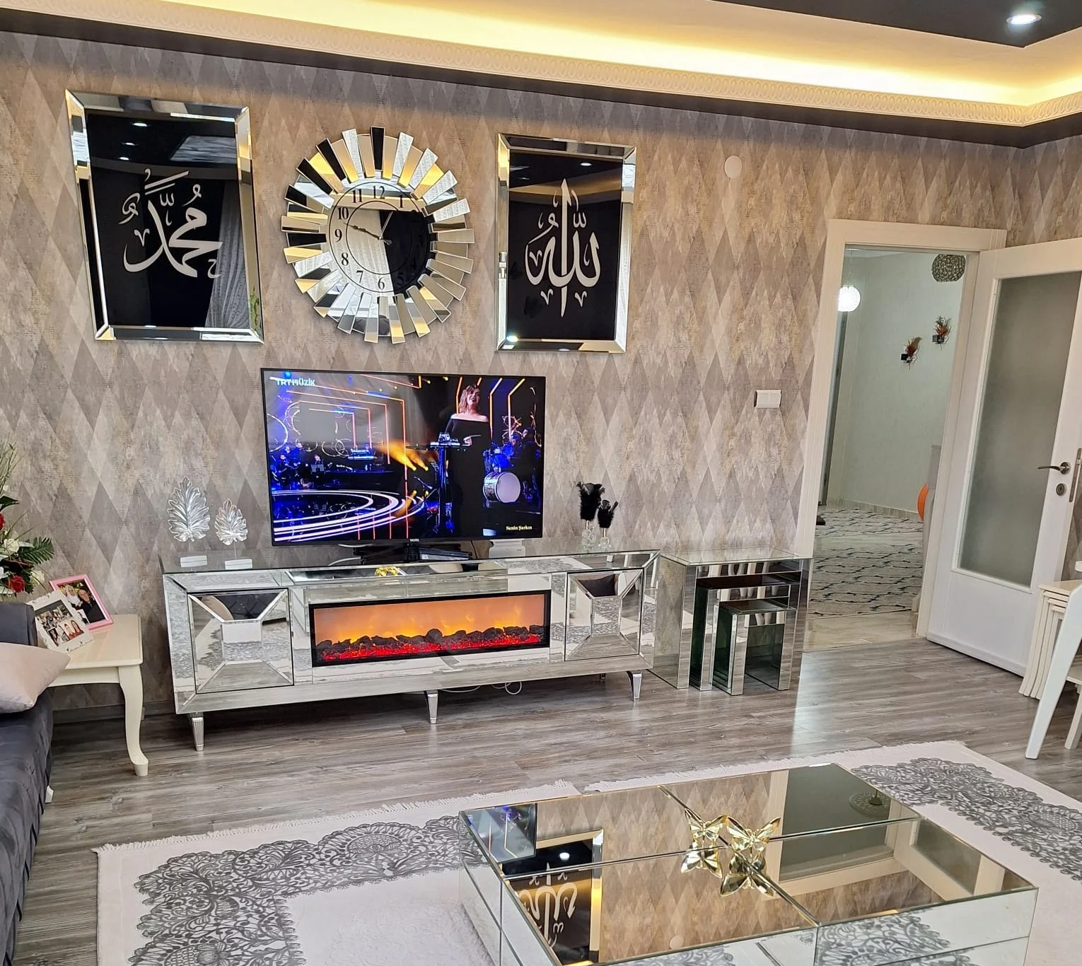 İstanbul Şömineli TV Ünite Aynalı